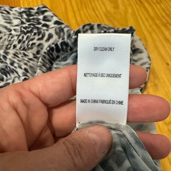 BROCHU WALKER Snow Leopard Print V-Neck Sleeveless Draped Top in Grey Black SM - Picture 7 of 8